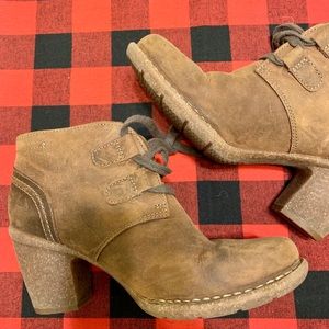 Clark’s leather lace-up bootie 6.5W